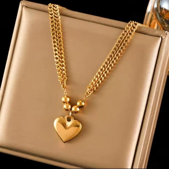 Elegant and Luxurious Heart Love Golden Stainless Steel Necklaces Faded- Free - Picture 13 of 13